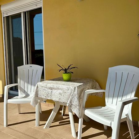 Garden View Appartment Kalavarda Ngoại thất bức ảnh