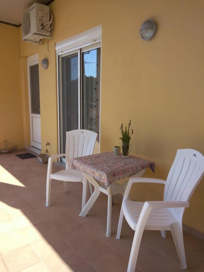 Garden View Appartment Kalavarda Ngoại thất bức ảnh