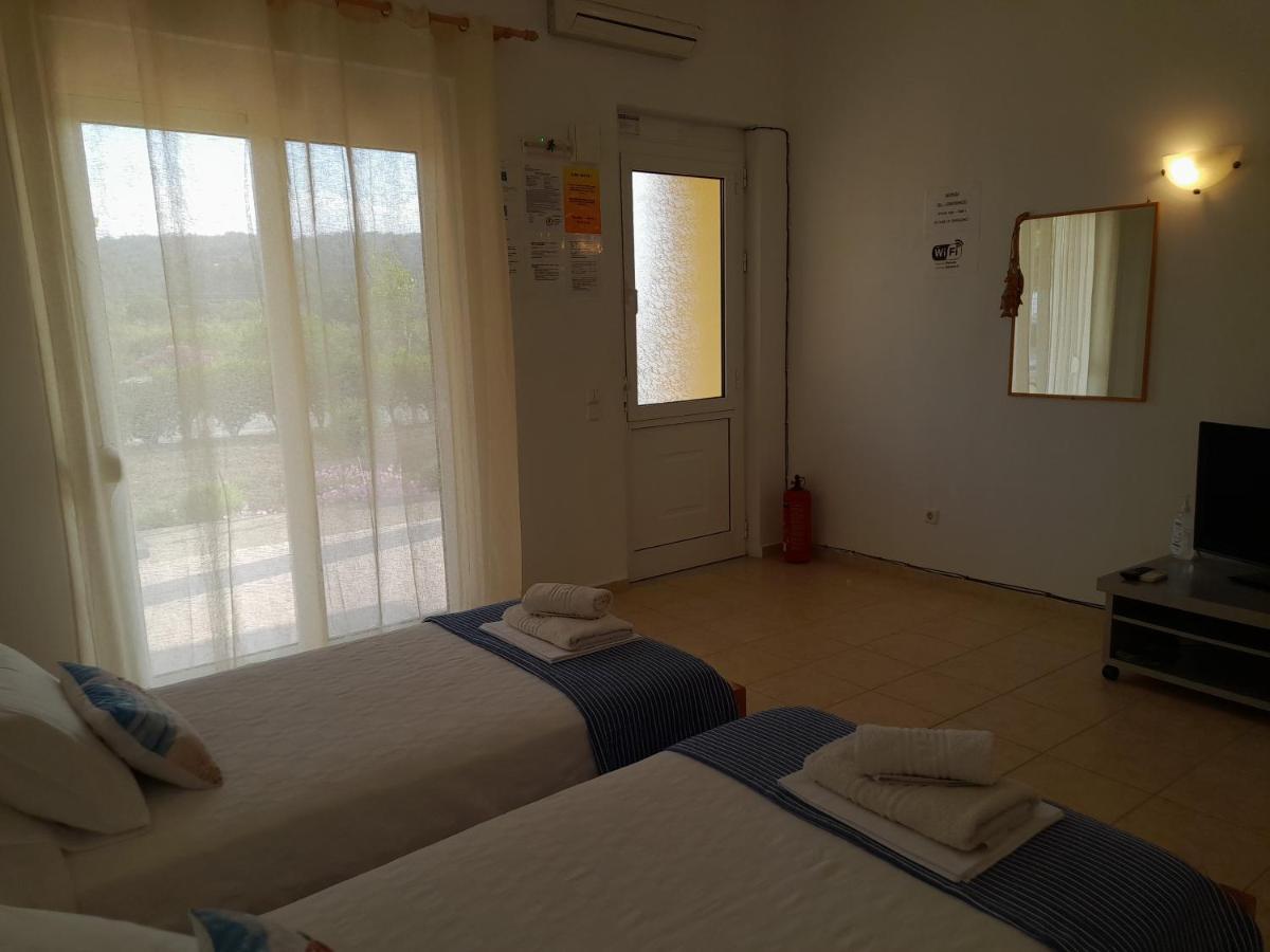 Garden View Appartment Kalavarda Ngoại thất bức ảnh
