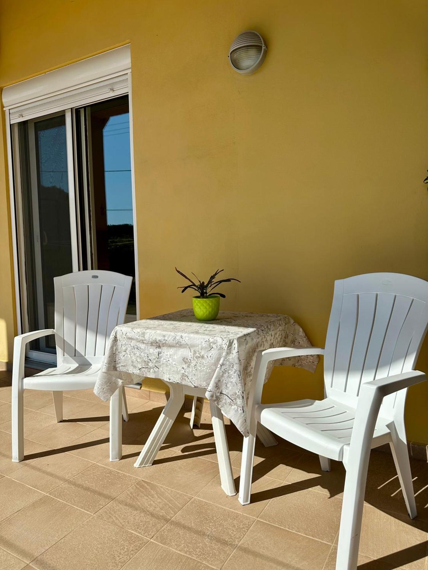 Garden View Appartment Kalavarda Ngoại thất bức ảnh