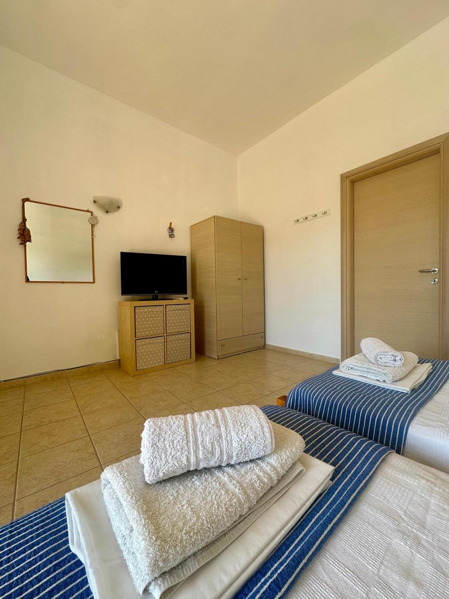 Garden View Appartment Kalavarda Ngoại thất bức ảnh
